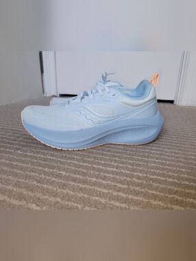 Saucony Women's Surge 3 Running Shoes In Size 8